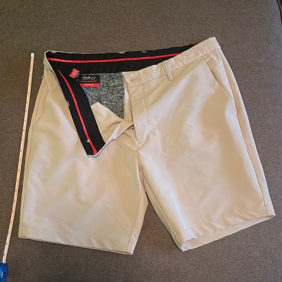 Kenneth Cole Men's Performance Awear-Tech Tan Shorts 40” Slim Fit 7.5" Inseam - Picture 1 of 4